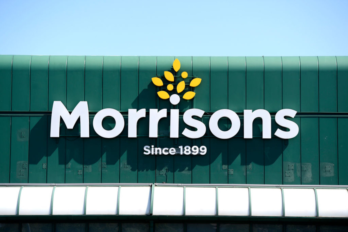Morrisons memotong lebih dari 3.600 pekerjaan saat laba melewati £ 2 miliar