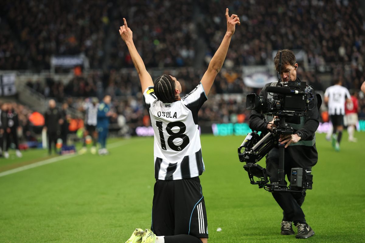 Sepak bola mengikuti pedoman Disney dengan platform streaming