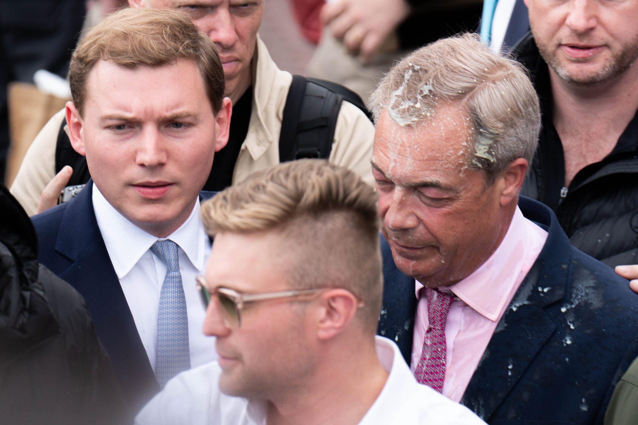 Farage berhenti untuk mencalonkan diri dalam pemilihan sela ‘rakyat versus kemapanan’