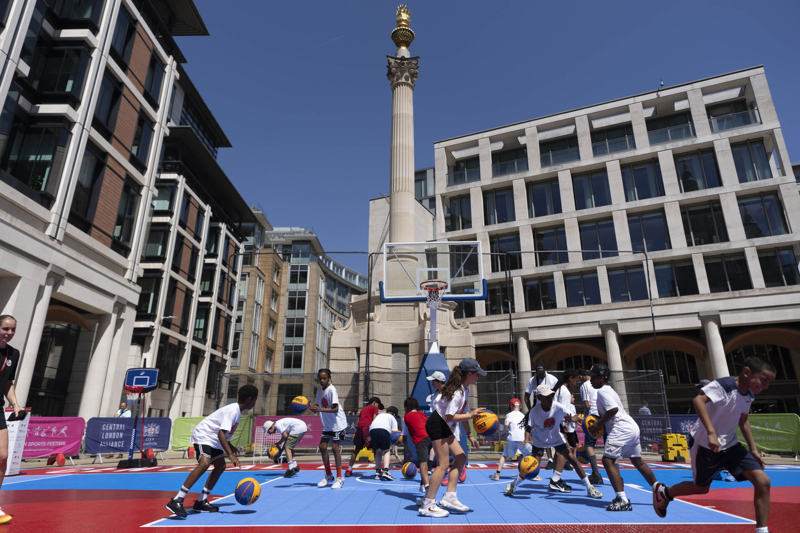 Lapangan Bola Basket 3×3 Festival Olahraga London Mencetak Kesuksesan Awal dengan Pengambilalihan Bola Basket Inggris
