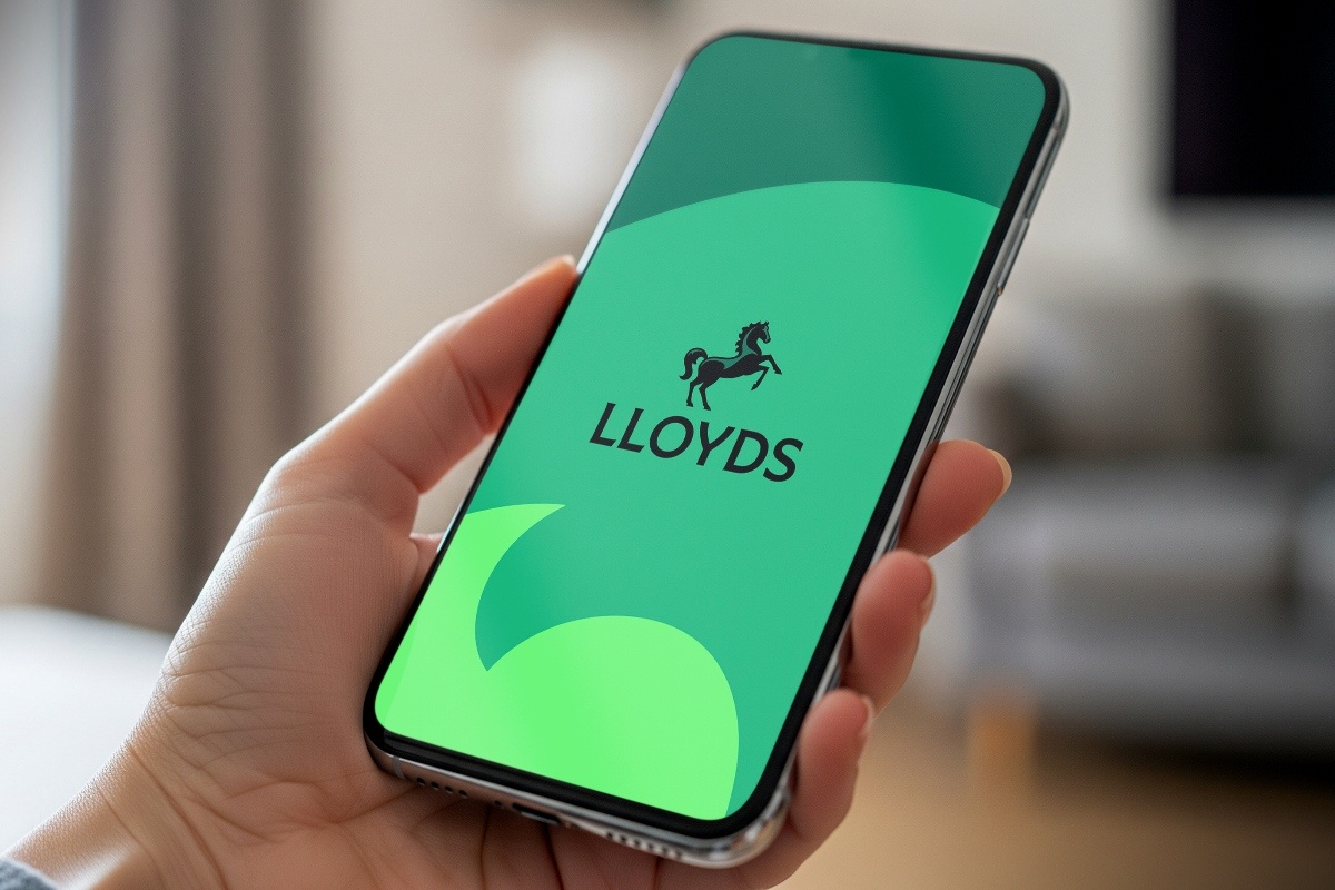 Lloyds Bank and Halifax users unable to use app in latest outage