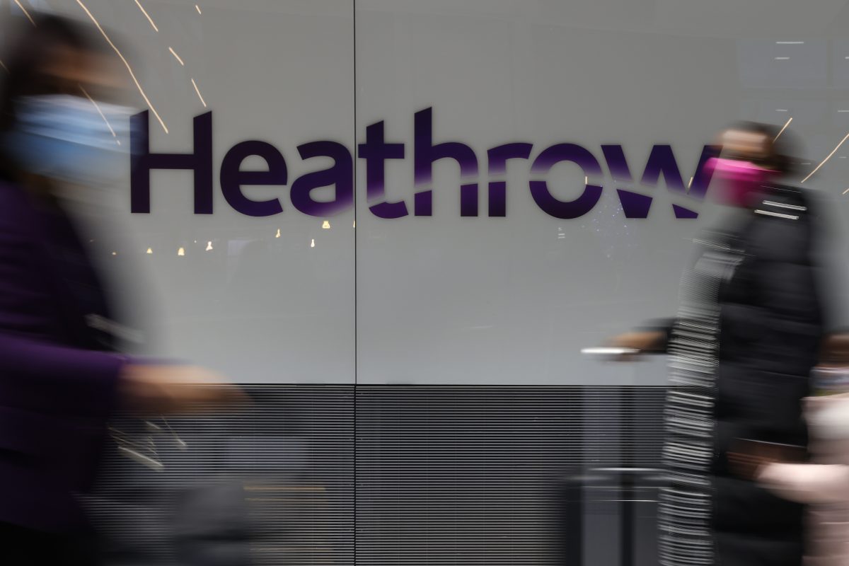 British Airways travellers hit as 3,000 bags stuck in Heathrow 